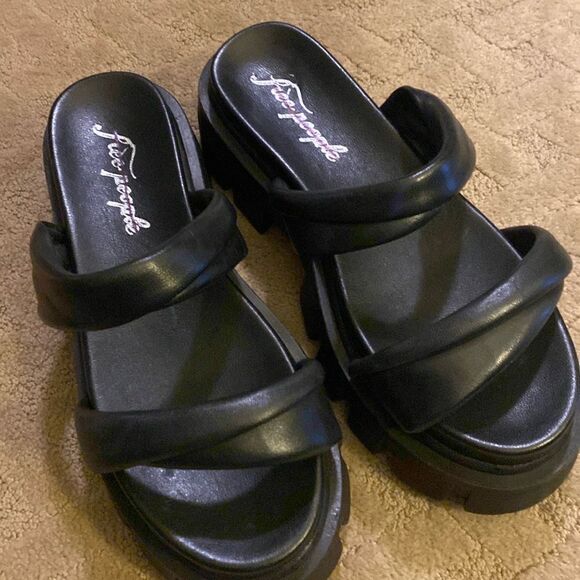 Chunky Slides - Picture 1 of 3